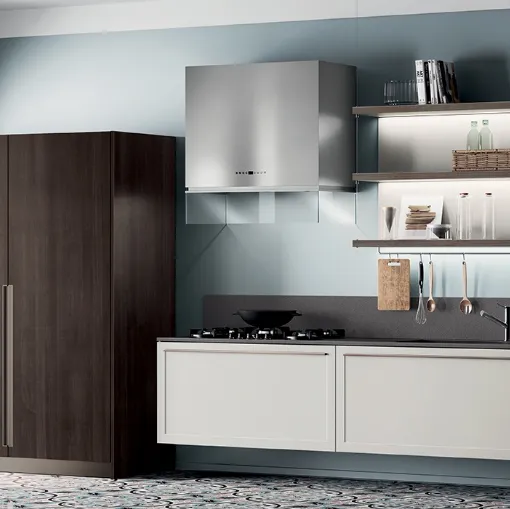 Cucina Moderna sospesa Carattere in laccato Grigio opaco con armadio Noce Saxony di Scavolini