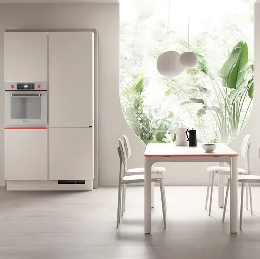 Cucina Moderna Dandy Plus Bianco con maniglia Rosso Corallo di Scavolini