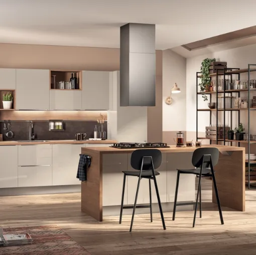 Cucina Moderna con isola Urban & Urban in laccato lucido Sabbia con top in laminato Rovere Land di Scavolini