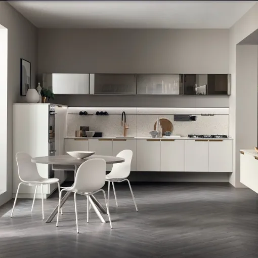 Cucina su misura Mia in Bianco Prestige ed Alluminio di Scavolini